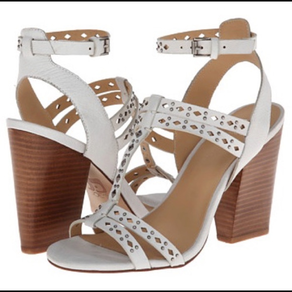 Joe’s Jeans Ebony white pump